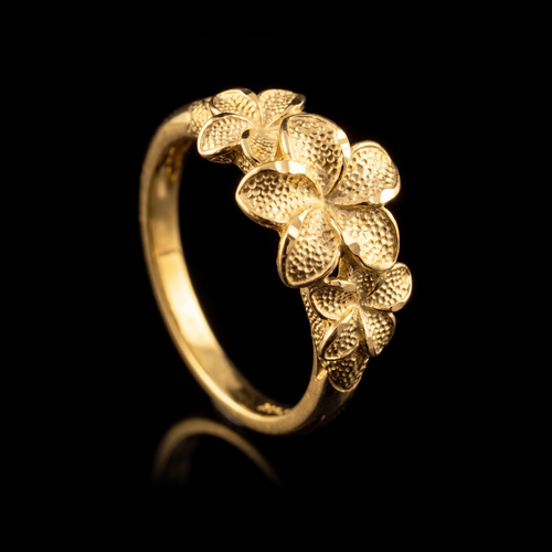 10k gold 3 hibiscus flower ring 8.5mm at a 45-degree angle on black