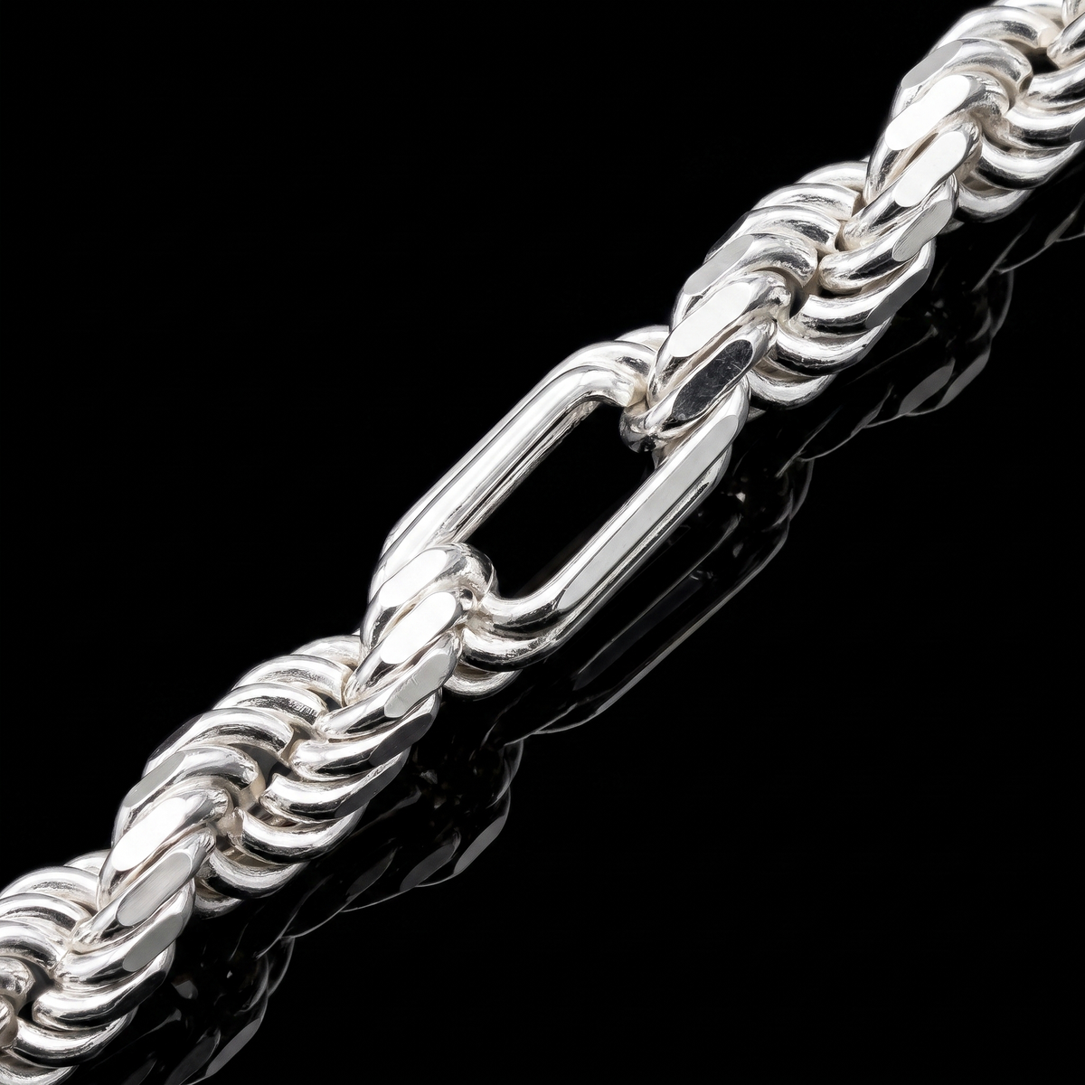 Silver 925 solid figurerope chain 5.8mm link detail macro on black