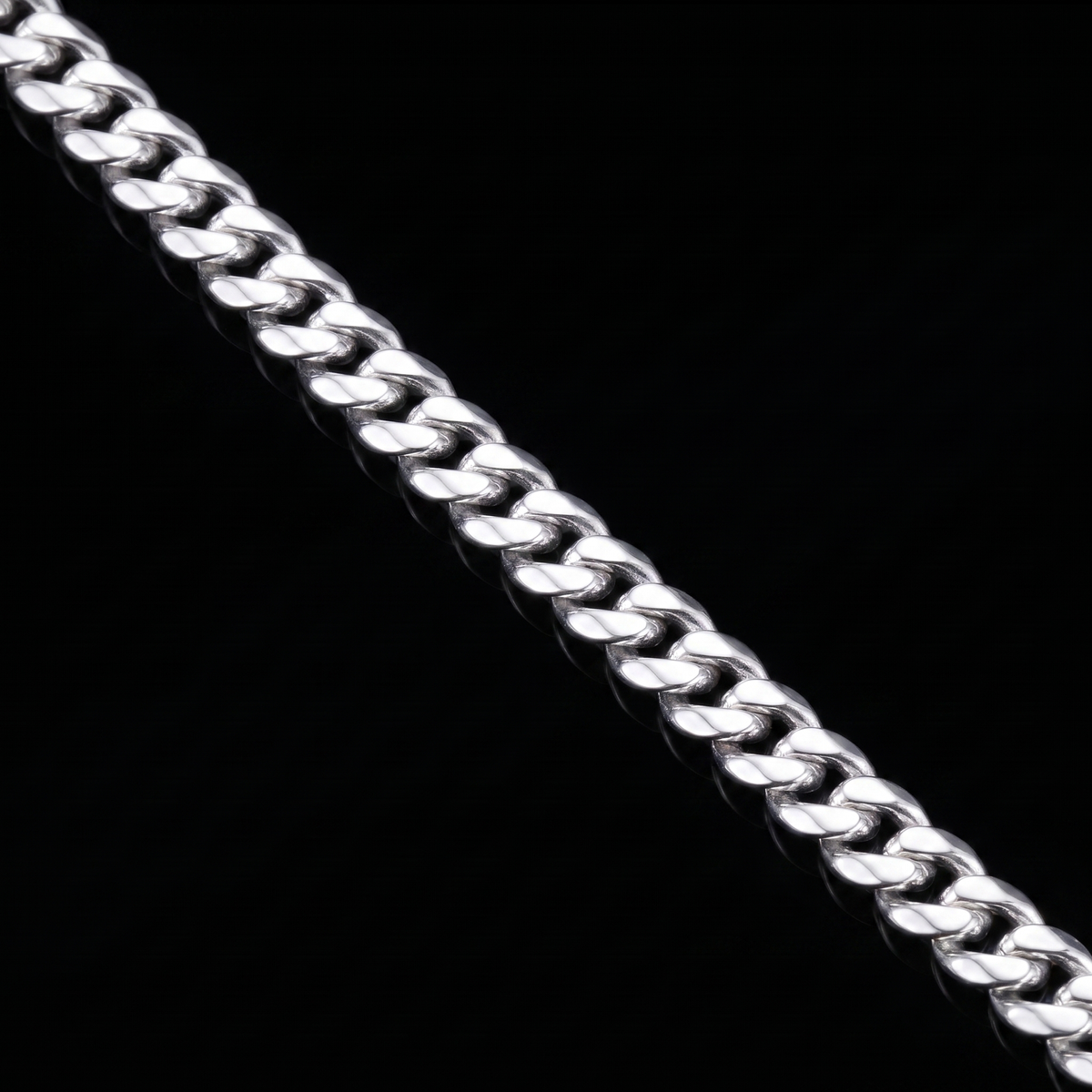 Silver 925 solid miami cuban chain link macro on black