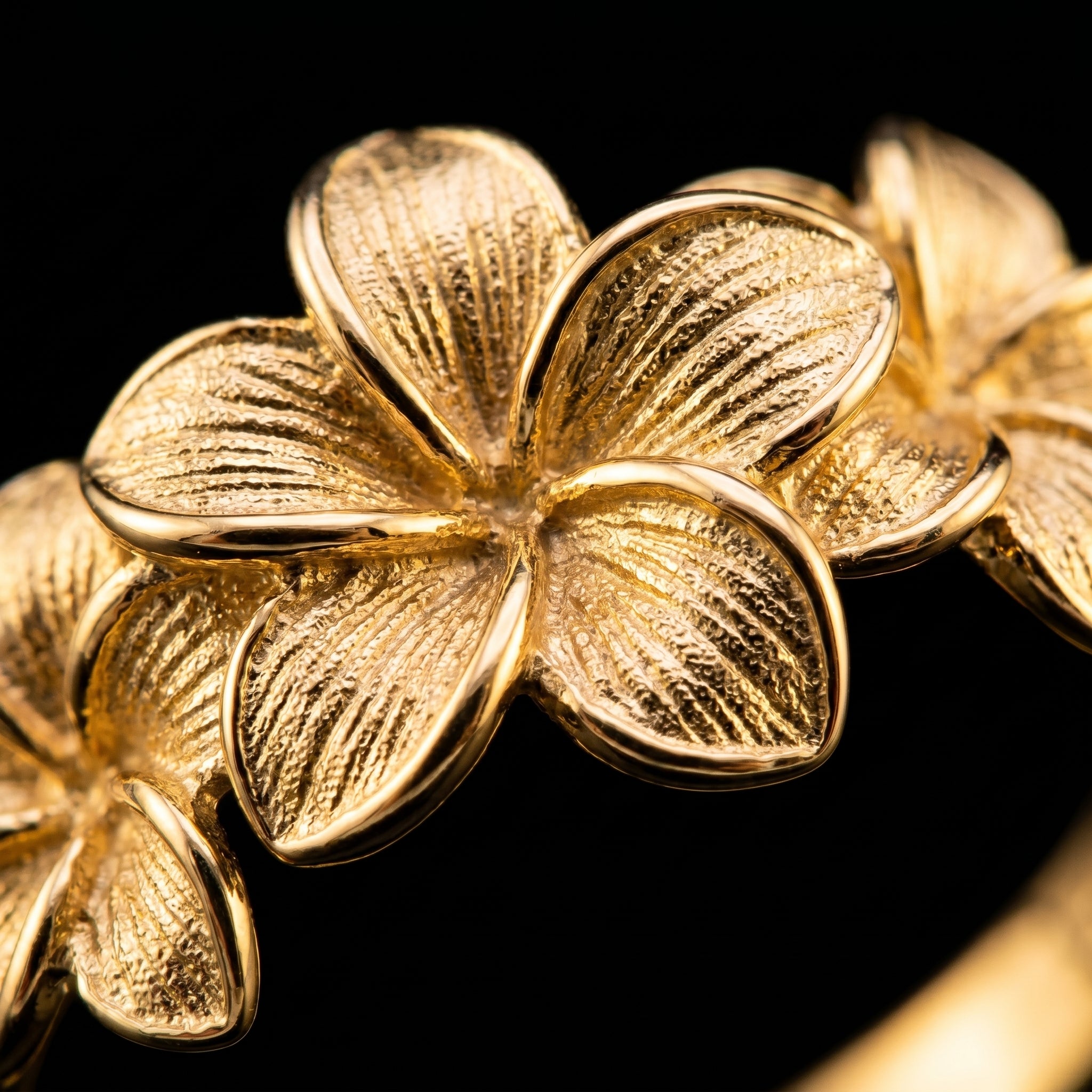 10k Gold 3 Hibiscus Flower Ring 8.5mm